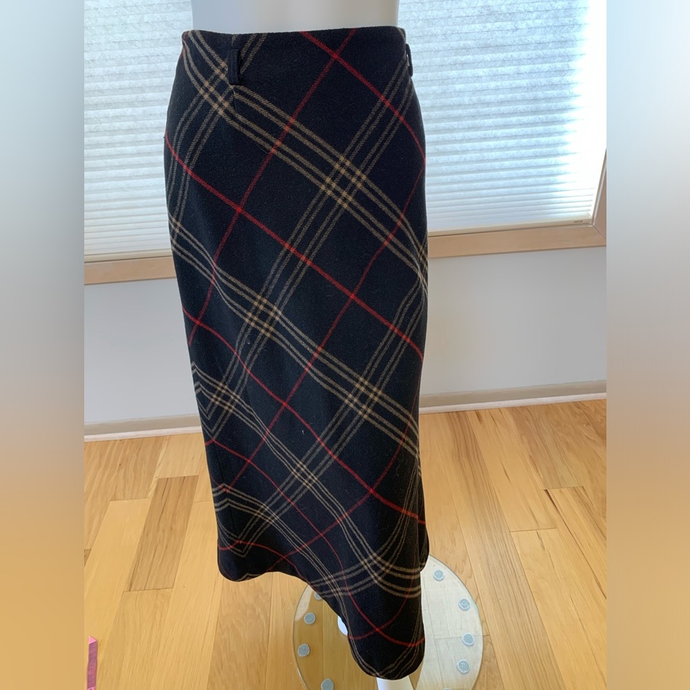 David N 51% Wool Women’s Long/Midi Skirt. Like  New. Size 10 Red/Black/T…